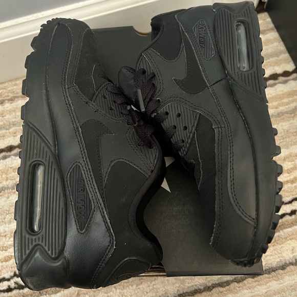 Nike Air Max 90 Triple Black GS - Picture 6 of 9